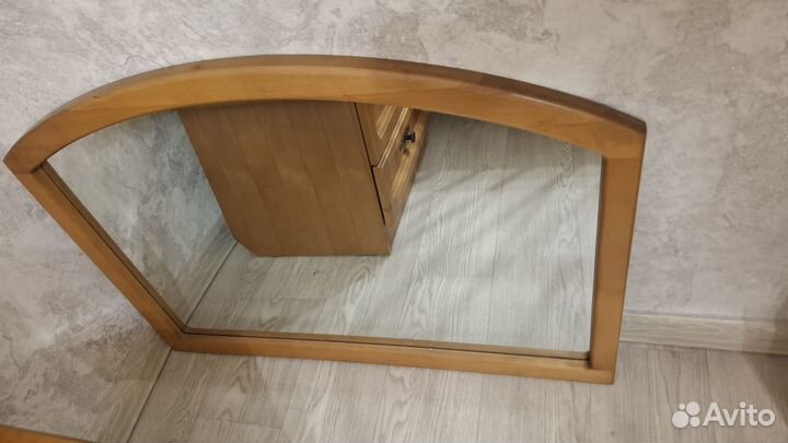 Туалетный столик с зеркалом бу