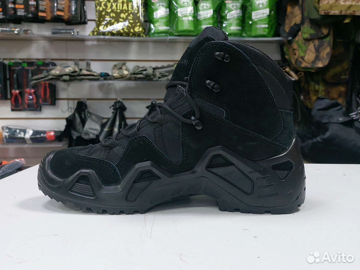 Тактические ботинки Lowa Mid (черные)