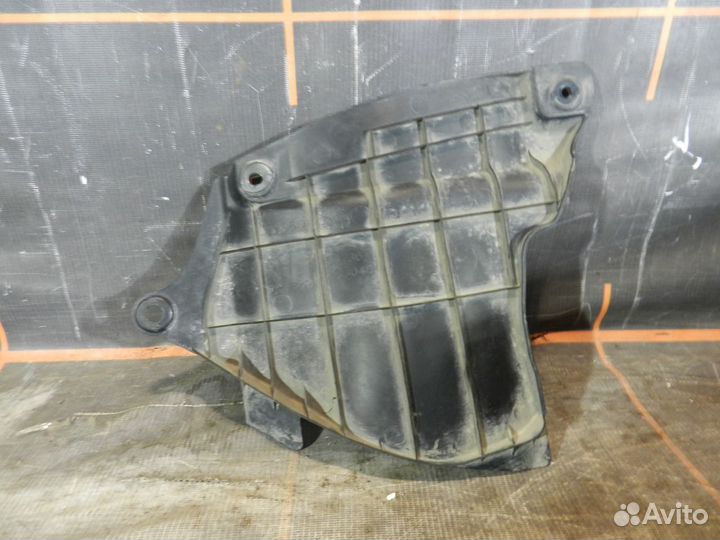 Пыльник двигателя боковой правый-Toyota Camry V50