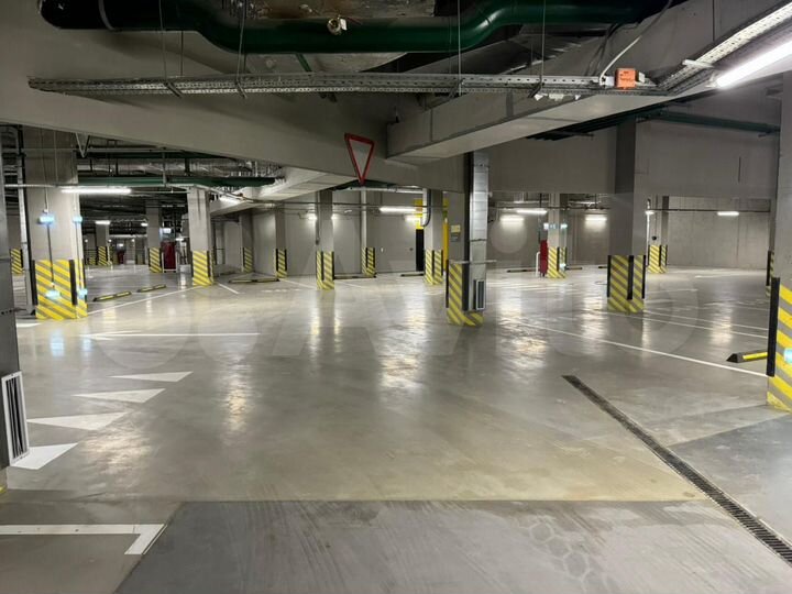 Машиноместо, 13 м²