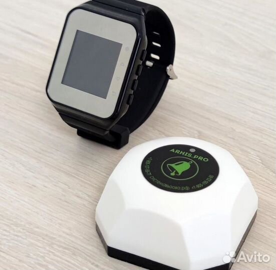 Кнопка вызова официанта, часы-пейджер персонала