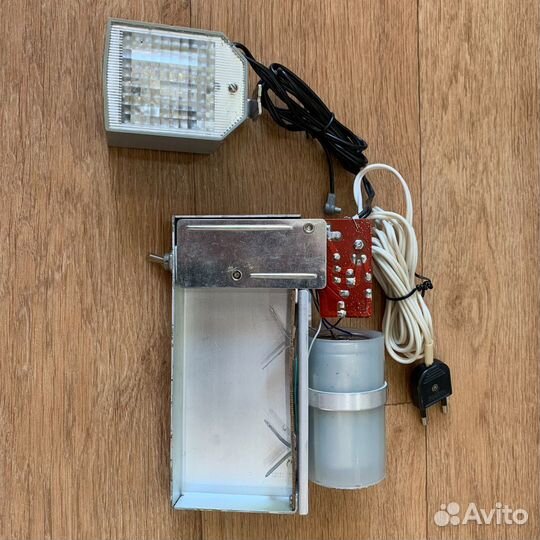 Электронная фотовспышка «Чайка»