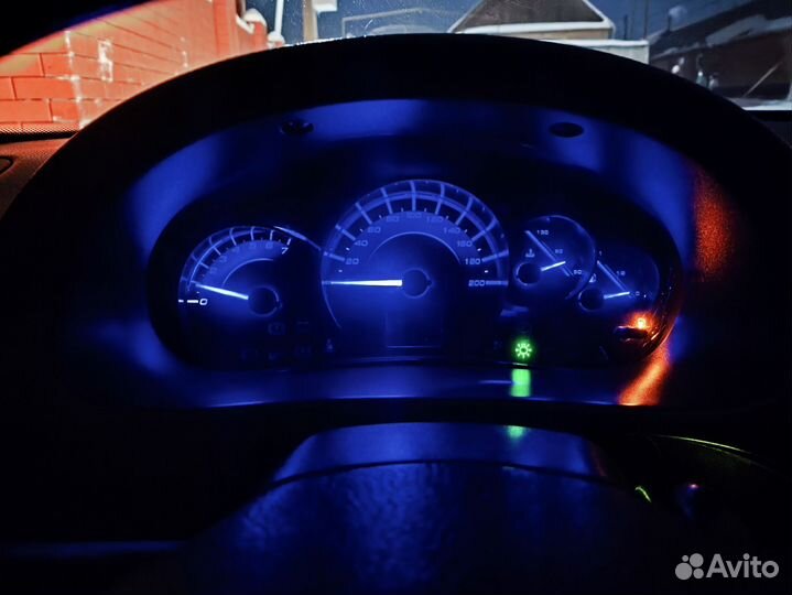 Шиток приборов приора 1