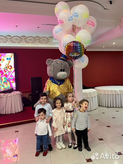 Белый мишка на праздник