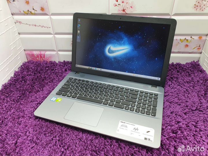 Asus Intel core i3 GeForce 920mx full HD