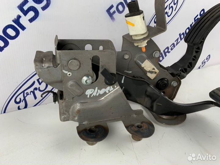 Педаль Газ-Тормоз Renault Fluence L30R 2009-2017