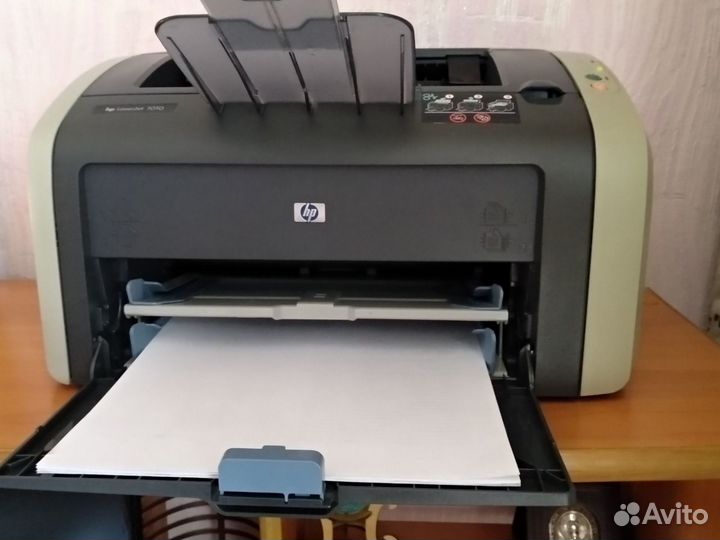 Принтер лазерный hp 1010 в отличном состоянии