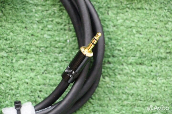 Кабель MiniJack 3.5-XLR, Japan