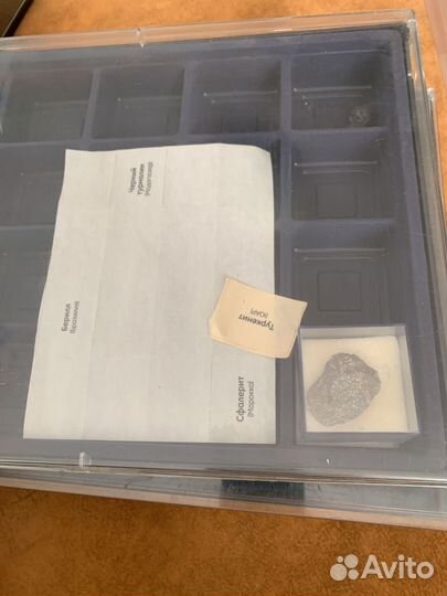 Камни и минералы коллекция