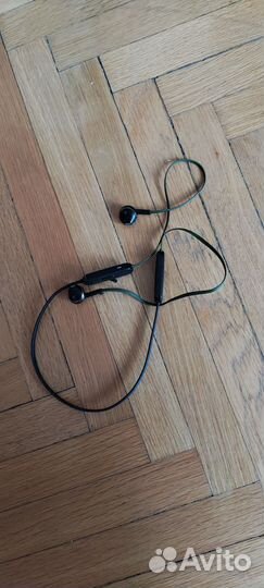 Беспроводные наушники JBL