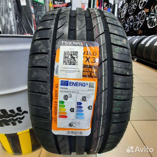 Tracmax X-Privilo TX3 255/40 R19 100Y
