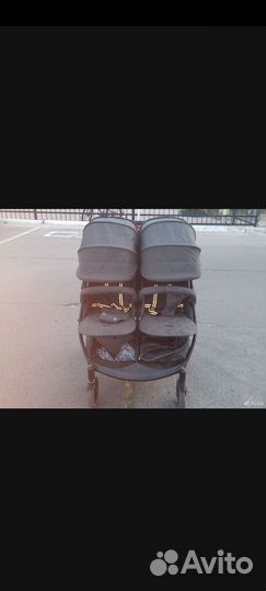 Коляска для двойни