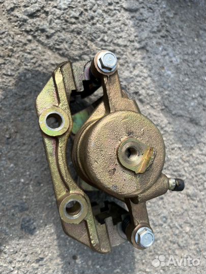 Суппорт daewoo nexia Передний Правый