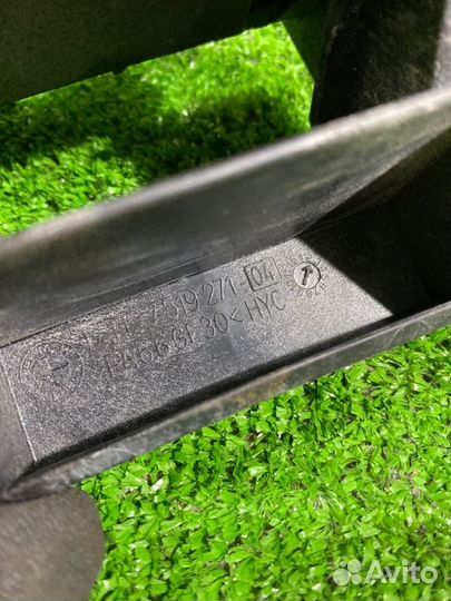 Кронштейн радиатора Bmw 5 E60 M54B30 2004