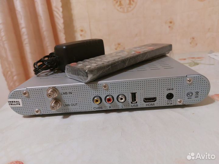 Ресивер и тарелка триколор