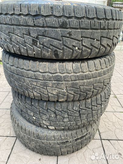 215/70 R16