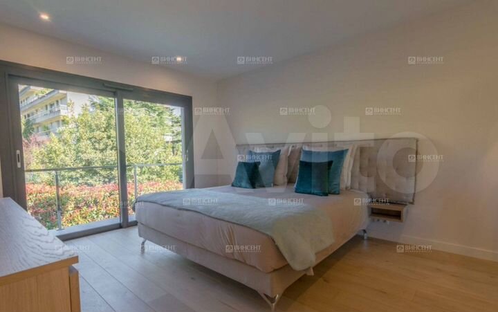 Коттедж 266 м² на участке 9 сот.