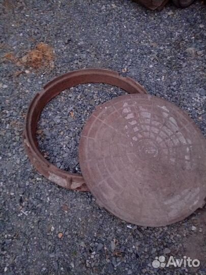 Люк канализационный чугунный бу