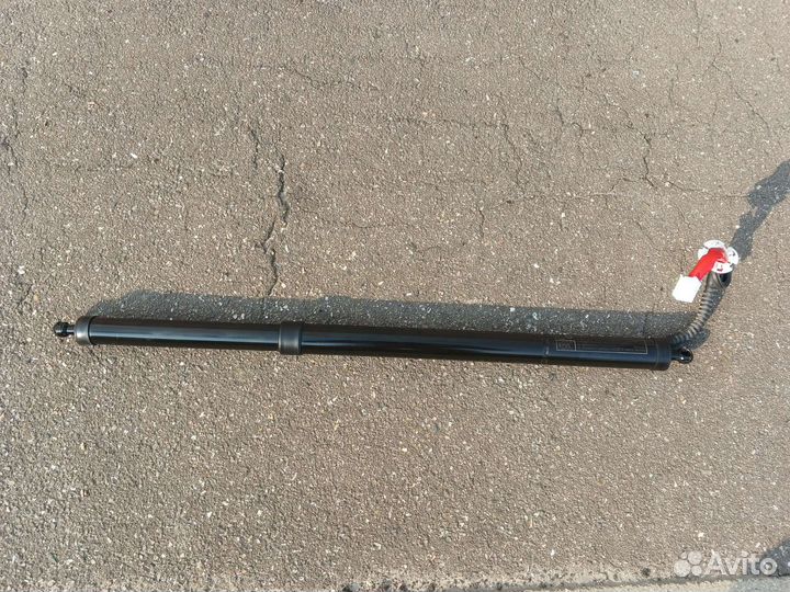 Левый привод багажной двери Mazda CX-5 KB8C636EX