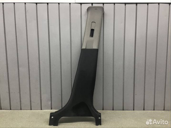 Обшивка средней стойки правая Nissan X-Trail (T31)