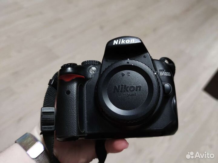 Nikon D5000 body