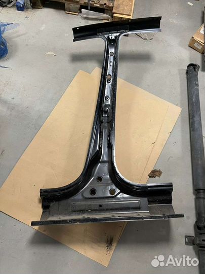 Стойка кузова центральная левая Opel Zafira B 2005