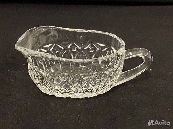 Хрустальная конфетница и молочник