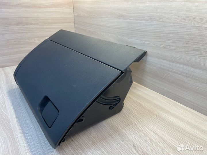 Бардачок Volkswagen Polo