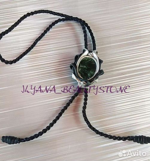 Украшение на шею ручной работы