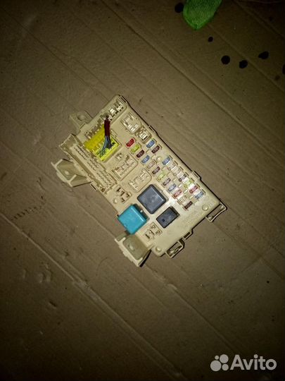 Блок предохранителей Toyota Avensis II 2003-2008