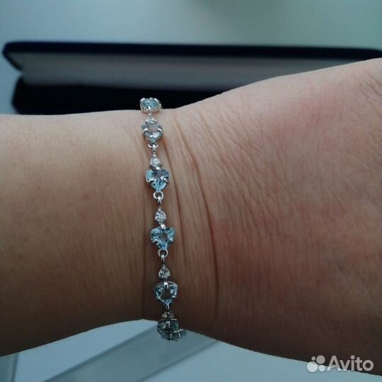 Серебряный браслет с камнями