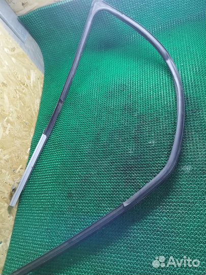 Уплотнитель двери перед левый лада ларгус