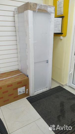 Холодильник встраиваемый Korting KSI 17860 CFL