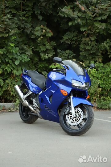 Honda VFR 800Fi 2000
