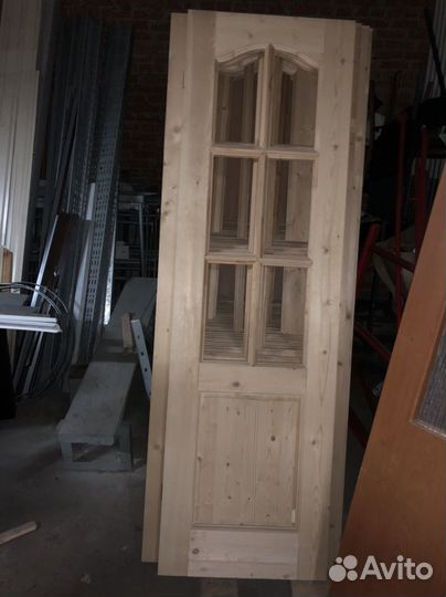 Дверь входная деревянная