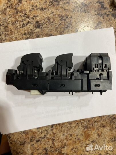 Бок управления стеклоподъемниками