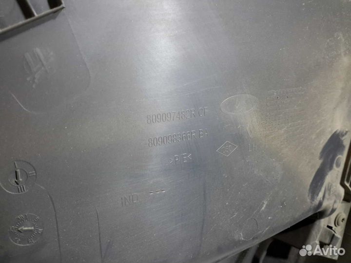 Обшивка двери передняя левая Renault Logan 2