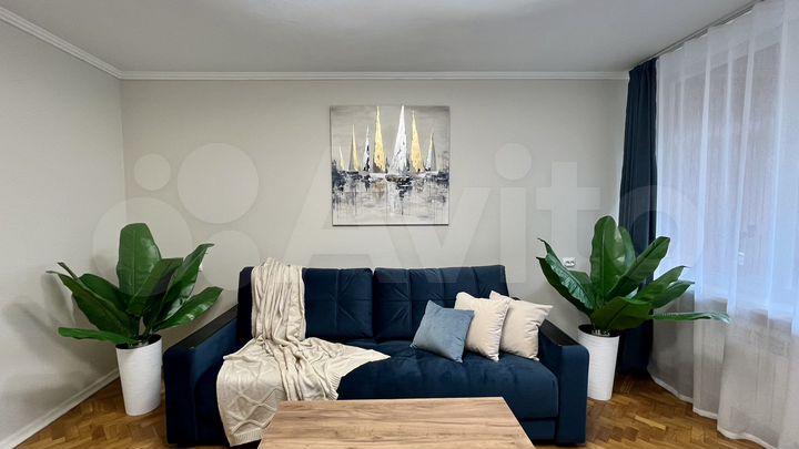 2-к. квартира, 70 м², 8/14 эт.