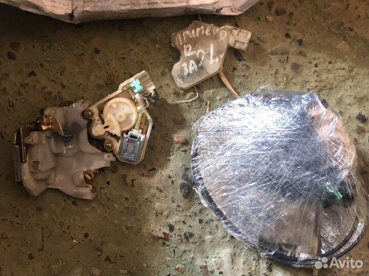 Замок двери ниссан p11 передний левый