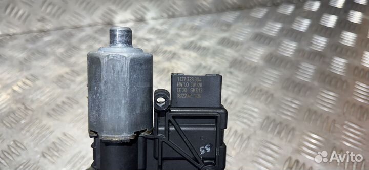 Моторчик люка Volkswagen Tiguan 2009 0390200074