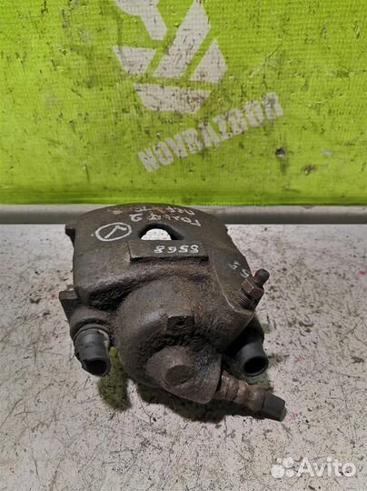 Суппорт передний правый Фольксваген Гольф 2 Джет