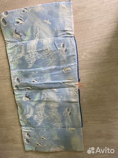 Лежак на море