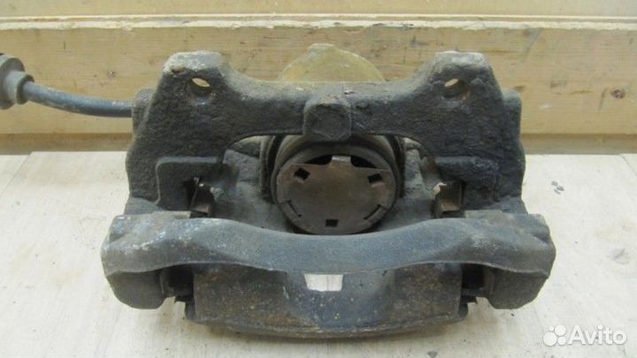 Суппорт передний левый Opel Corsa D 2006-2015