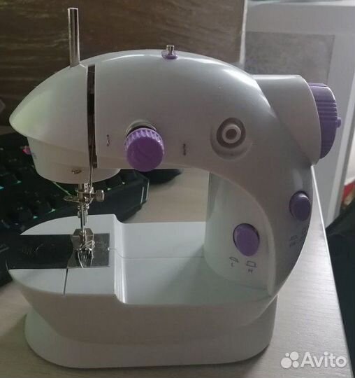 Мини швейная машинка