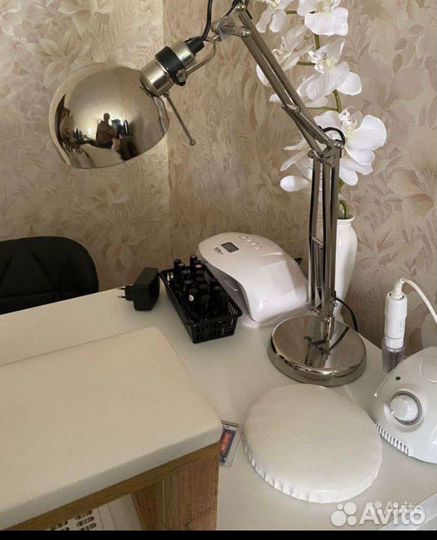 Лампа настольная для маникюра