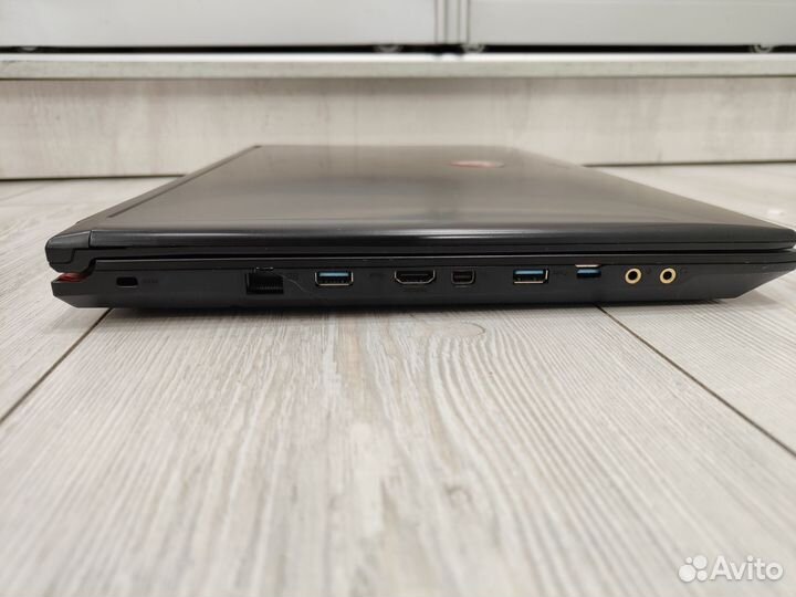 MSi 17.3 / Core i5 / SSD+HDD / GTX 2GB / 8GB RAM