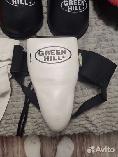 Кикбоксинг/бокс амуниция (шлем, перчатки, футы.)