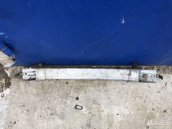 Усилитель переднего бампера Audi A4 B7