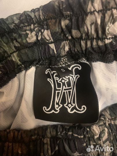 Шорты hella worldwide