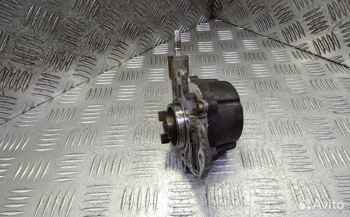 Насос вакуумный Peugeot Partner